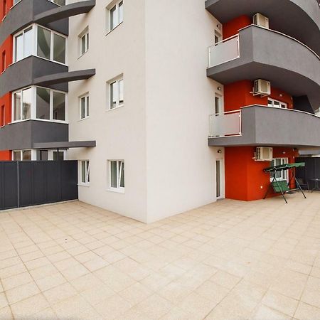 Spacious & Bright 2 Bedroom Central Apartment Oradea Exterior photo